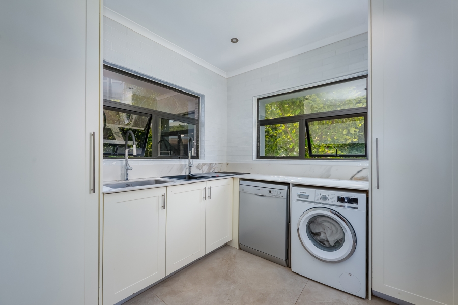 4 Bedroom Property for Sale in La Concorde Western Cape